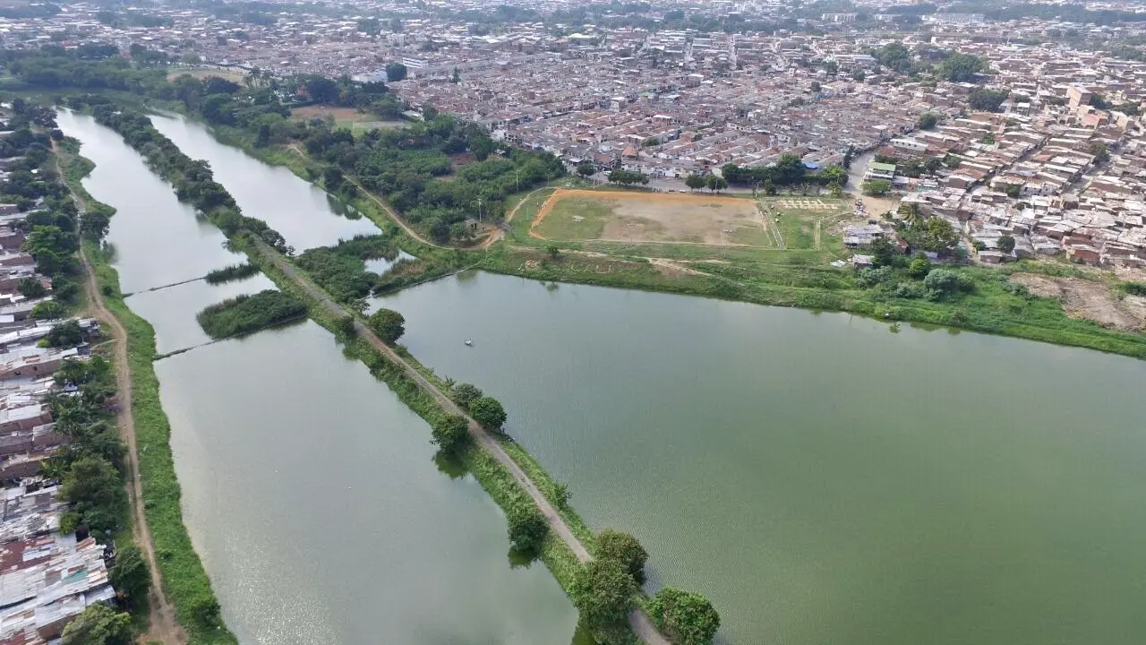 Una Mirada a Cali y Sus Recursos Hídricos.- Laguna Charco Azul.