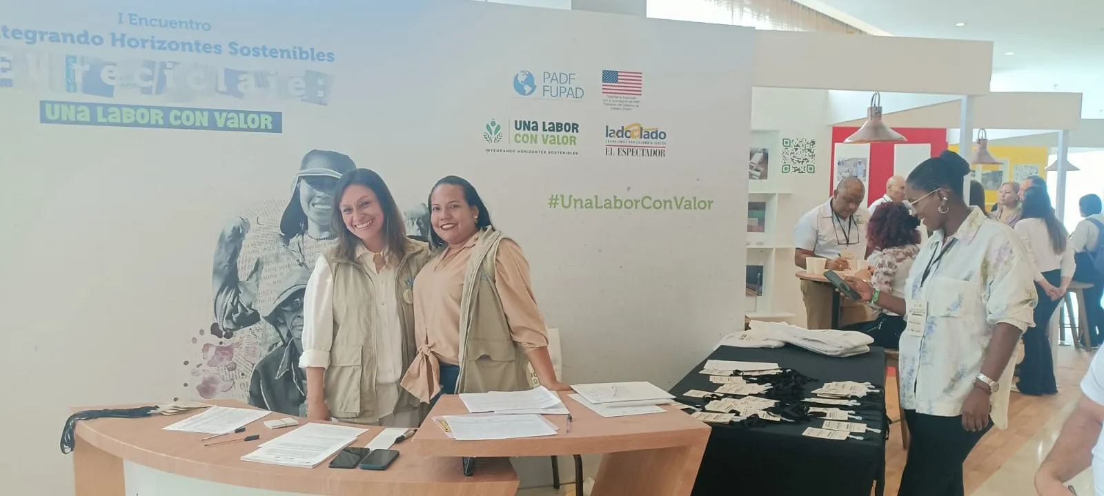 Reciclaje: Una Labor con Valor. Reciclaje: Una Labor con Valor.