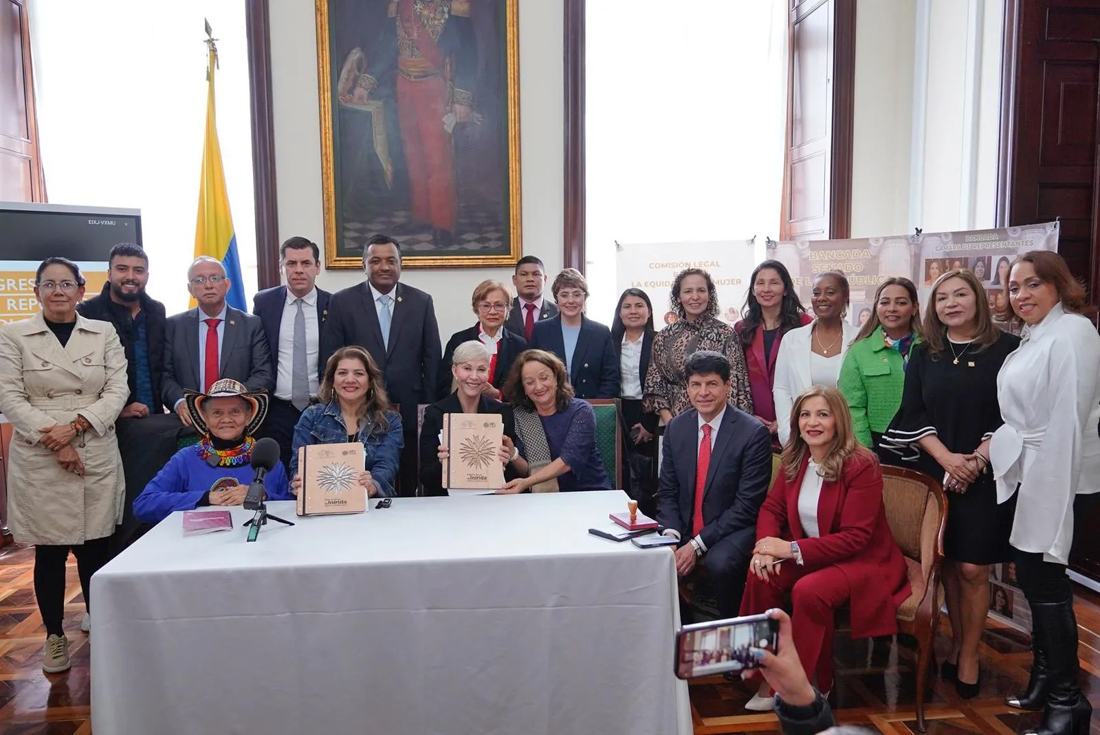 Ley Inírida destaca mujeres cuidadoras.