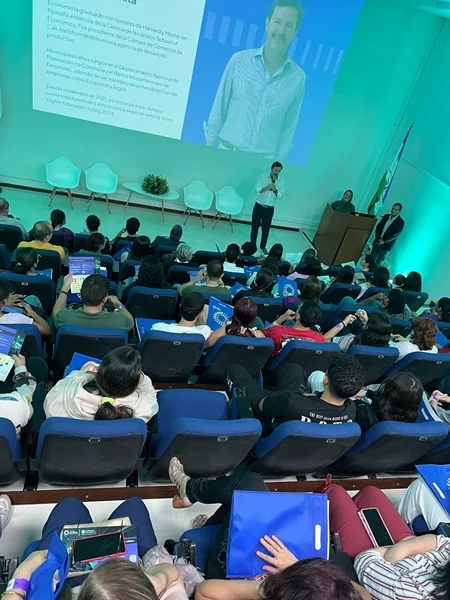 La Icesi Forma Nuevos Profesionales.