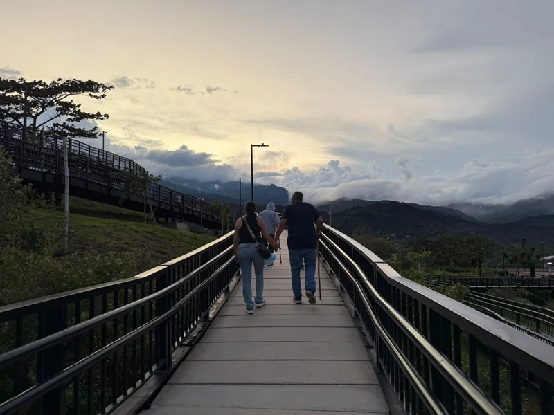 Cali se Transforma con Cristo Rey. Cali se Transforma con Cristo Rey.