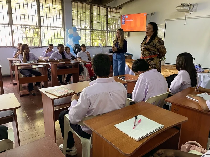 Emprendimiento Impulsa a 7.600 Estudiantes
