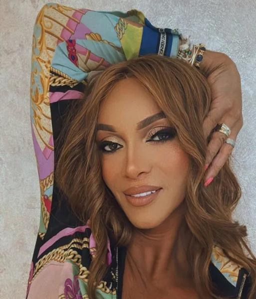 Transfobia Bajo Los reflectores. Transfobia Bajo Los reflectores.