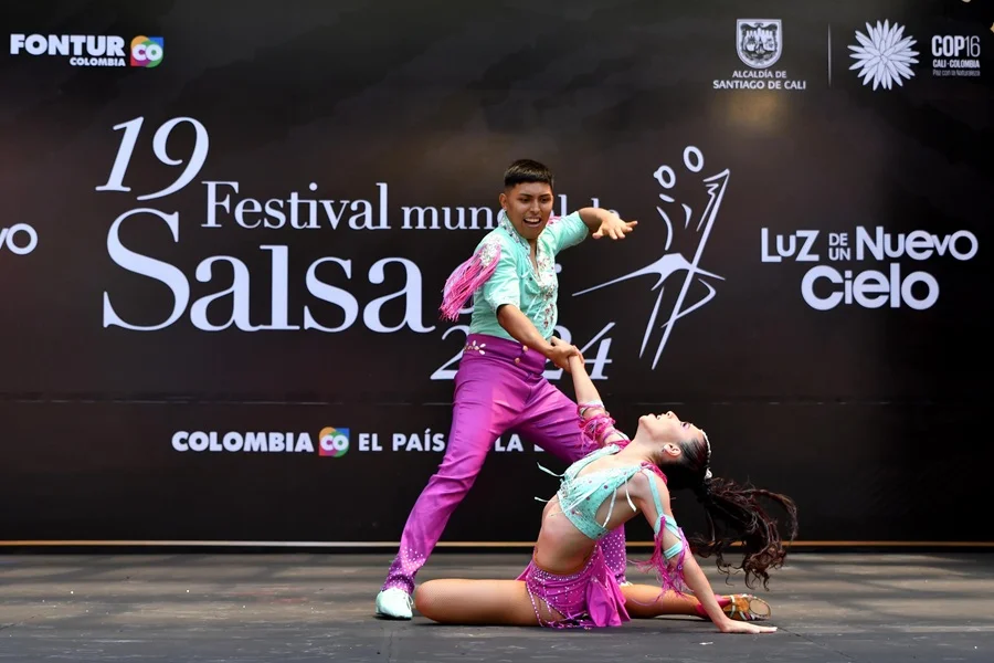 Salsa Vibra en Cali con el Festival Mundial. Salsa Vibra en Cali con el Festival Mundial.