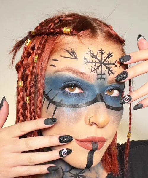Halloween Inspira La Creatividad Más Audaz En Maquillaje Y Manicura.