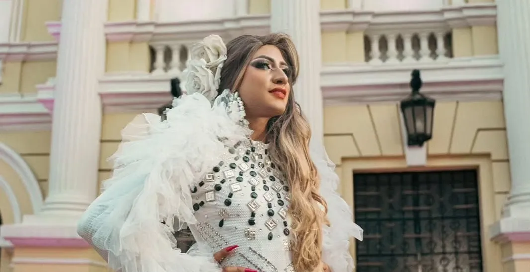 Gran Estreno: "CASINO DE ESTRELLAS: SUEÑOS DE UNA DRAGFORMISTA" Ilumina la Casa Génesis en Cali. Gran Estreno: "CASINO DE ESTRELLAS: SUEÑOS DE UNA DRAGFORMISTA" Ilumina la Casa Génesis en Cali.